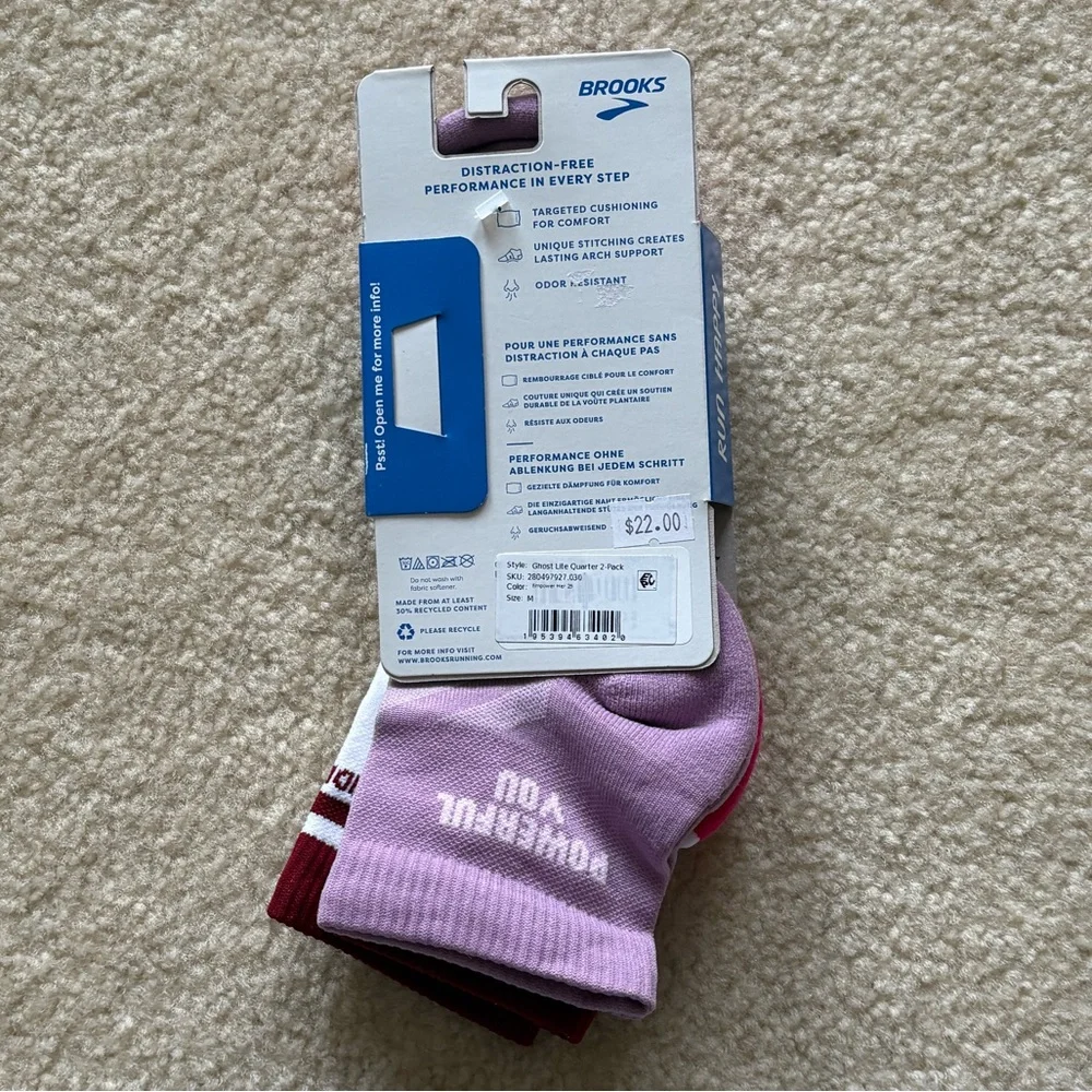 NWT Brooks Women’s Empower Her Ghost Lite Quarter Socks - 2 Pack. Size Medium.